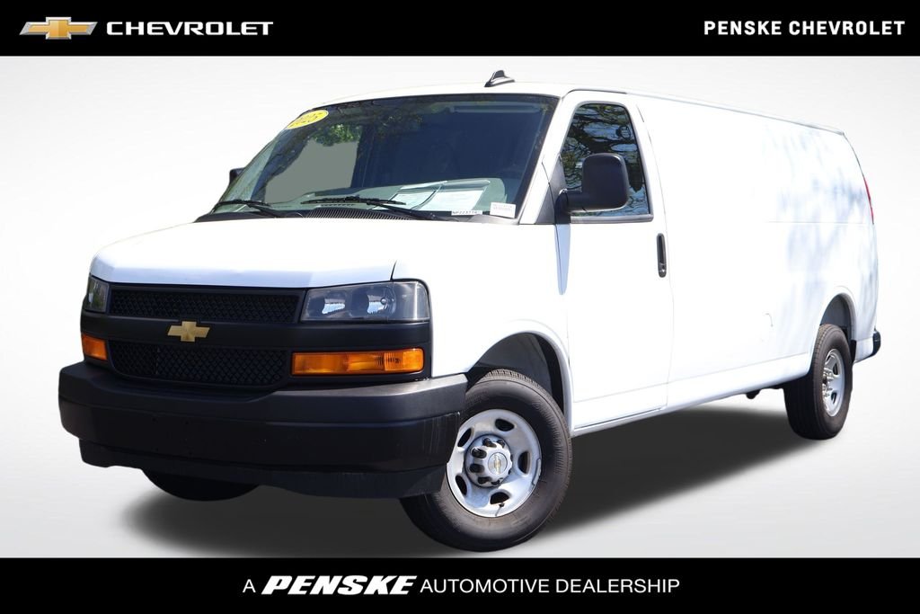 2025 Chevrolet Express 2500 Extended Work Van HD's photo