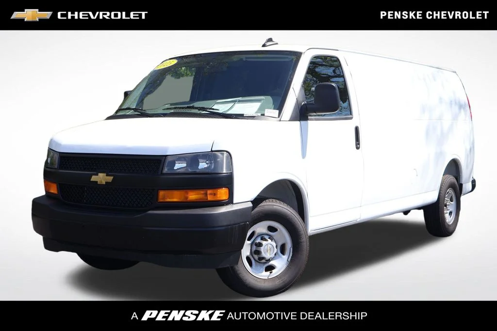 2025 Chevrolet Express 2500 Extended Work Van HD's photo