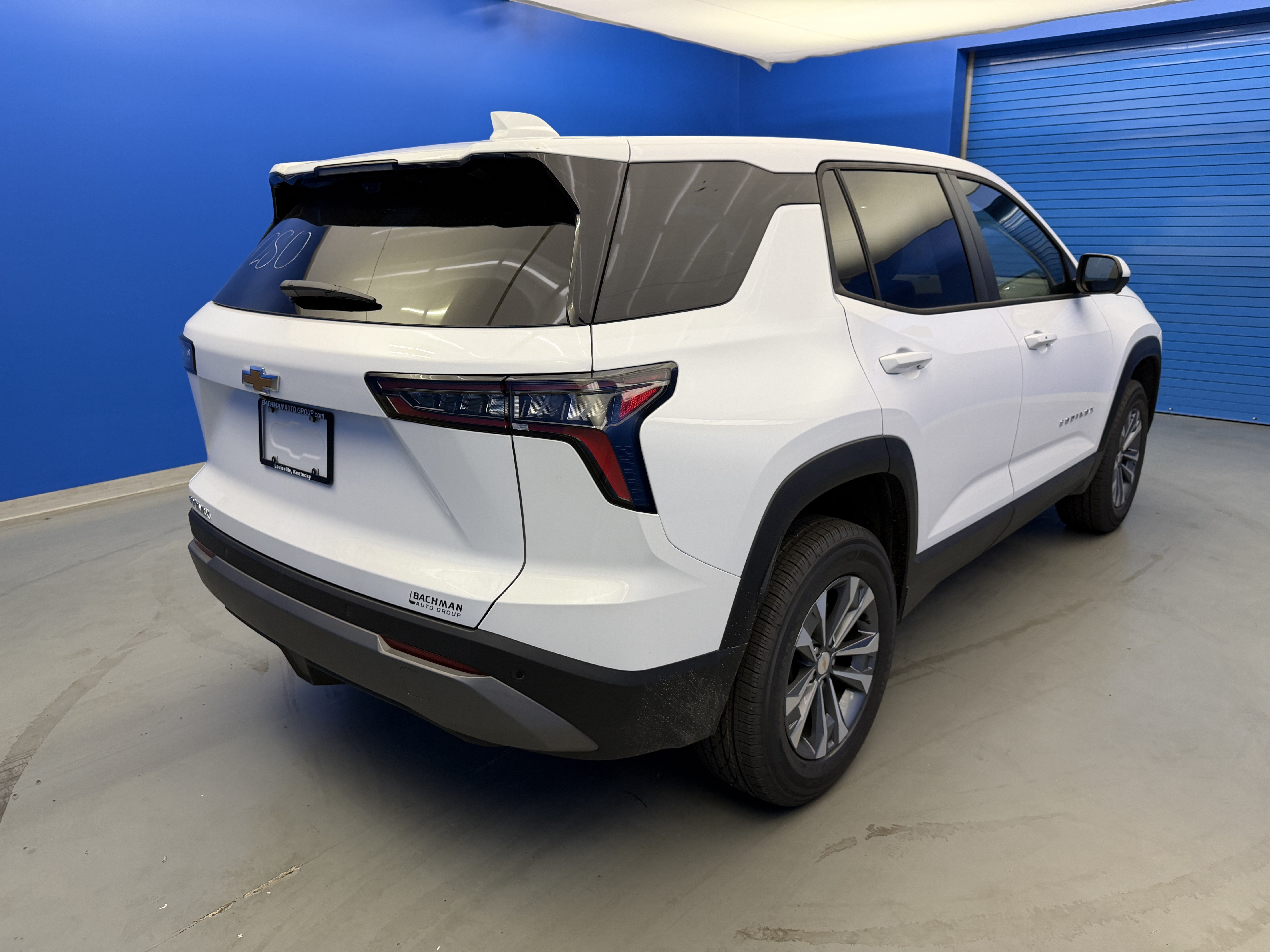 2027 Chevrolet Equinox LT - Photo 7