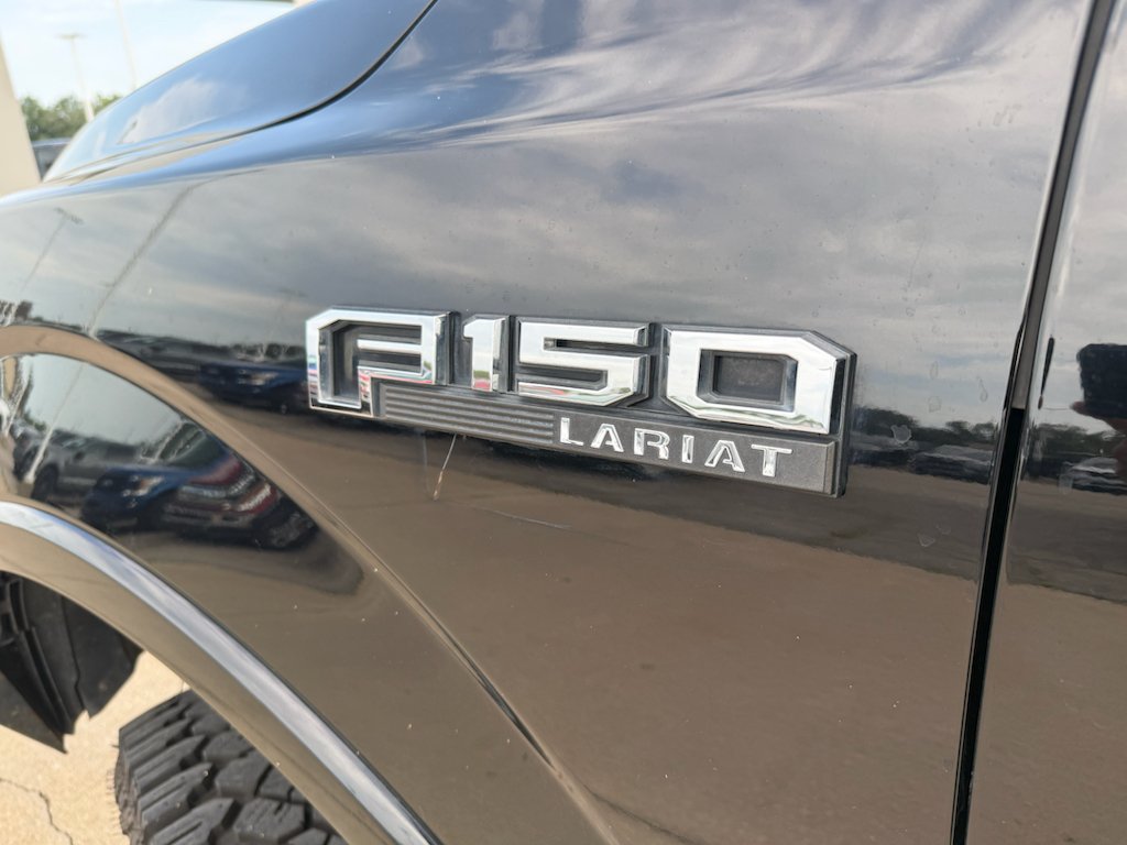 Used 2016 Shadow Black Ford Lariat image 19