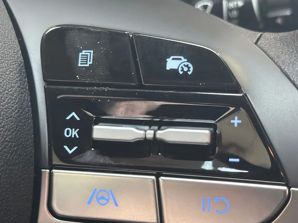 New 2026 Amazon Gray Hyundai SE image 19