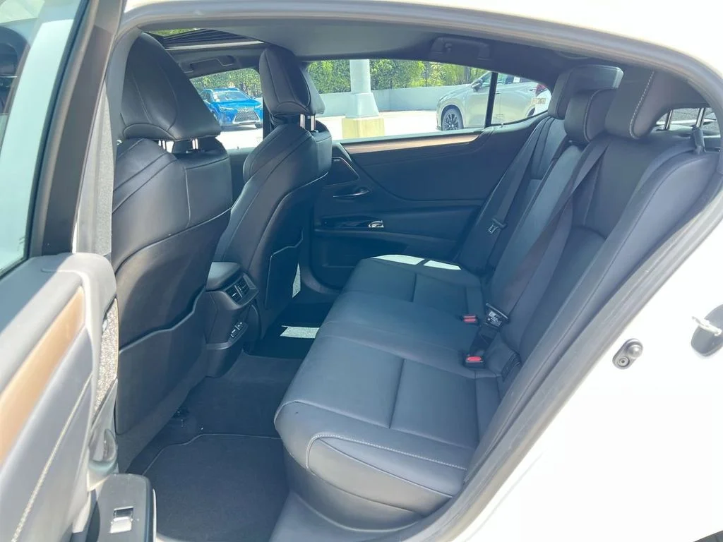 Certified Used 2024 WHITE NOVA GF. Lexus 300h F SPORT Handling image 19