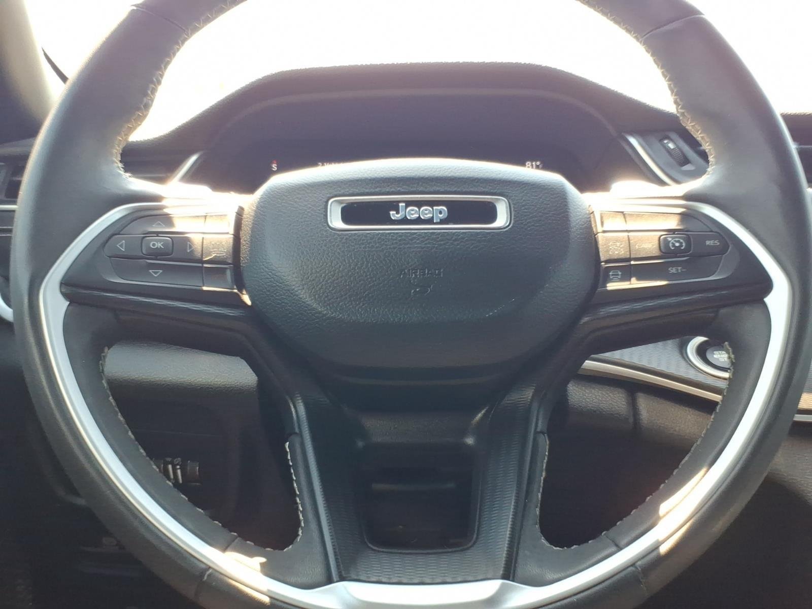 Used 2023 Baltic Gray Metallic Clearcoat Jeep Altitude image 25