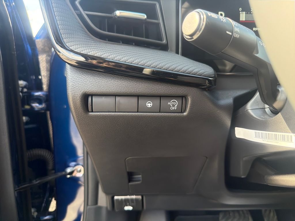 New 2026 Nissan Kicks SR 4D Sport Utility