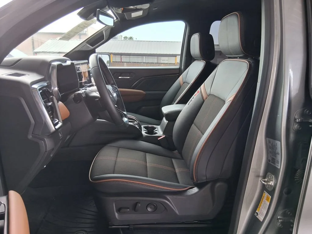 Used 2024 Sterling Metallic GMC AT4 image 19