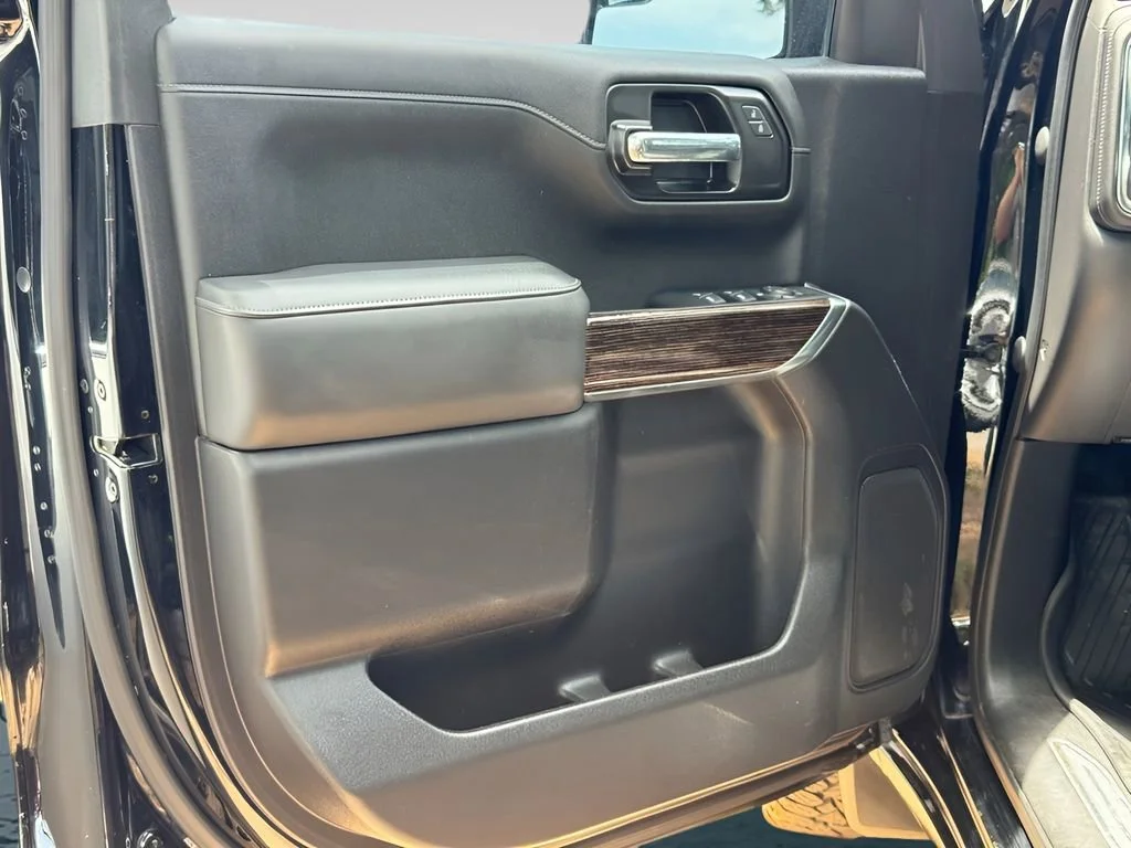 Used 2021 ONYX BLACK GMC Elevation image 14