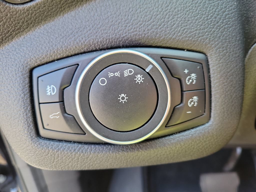 Used 2019 Black Ford SE image 20