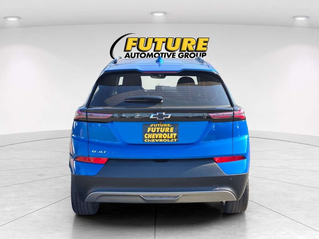 Used 2022 Blue Chevrolet Premier image 5