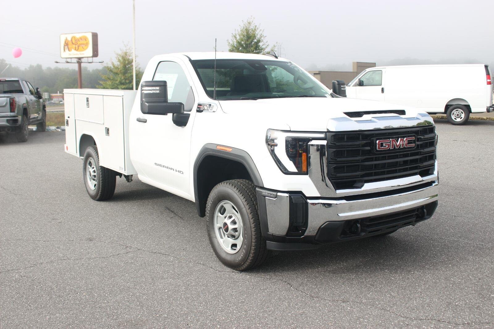 New 2026 Summit White GMC Pro image 2