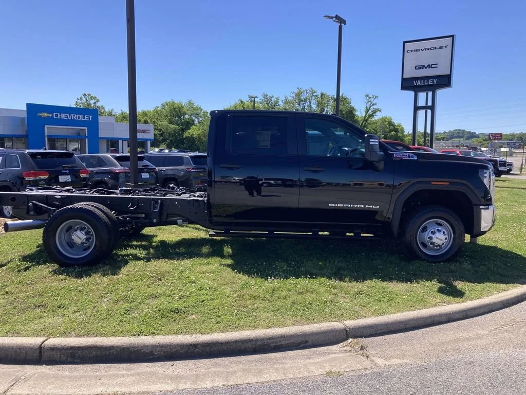 New 2026 Onyx Black GMC Pro image 2