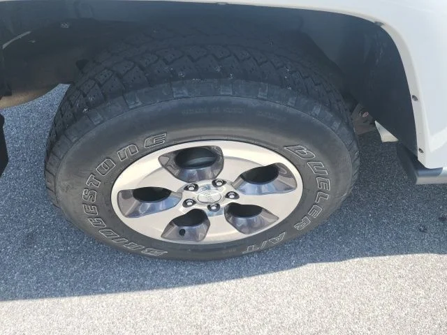 Used 2018 White Jeep Unlimited Sahara image 8