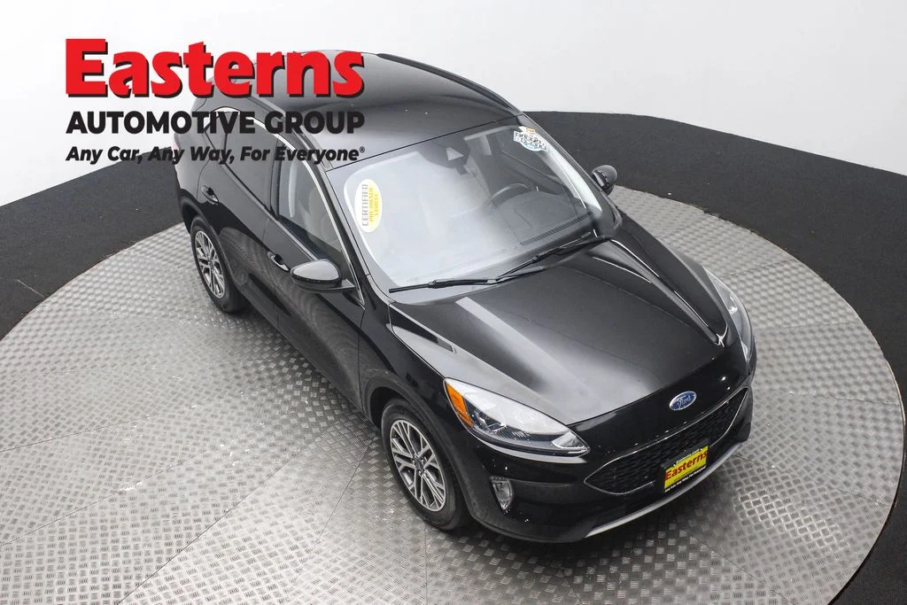 Used 2021 Black Ford SEL image 3