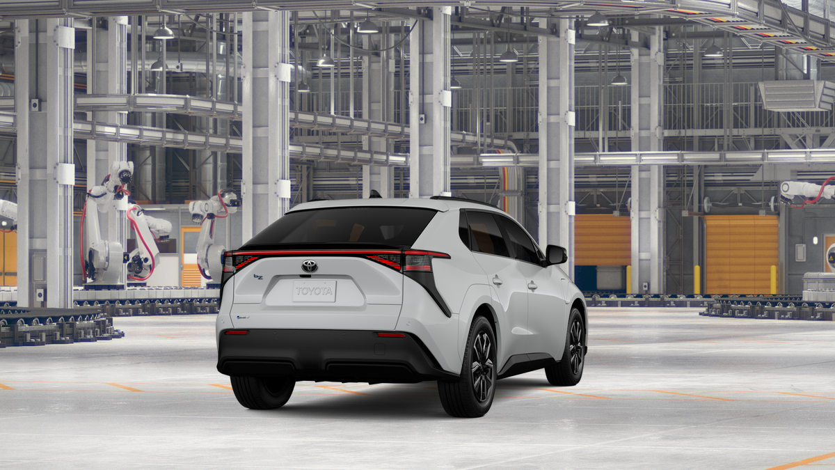 New 2027 Wind Chill Pearl Toyota XLE image 9