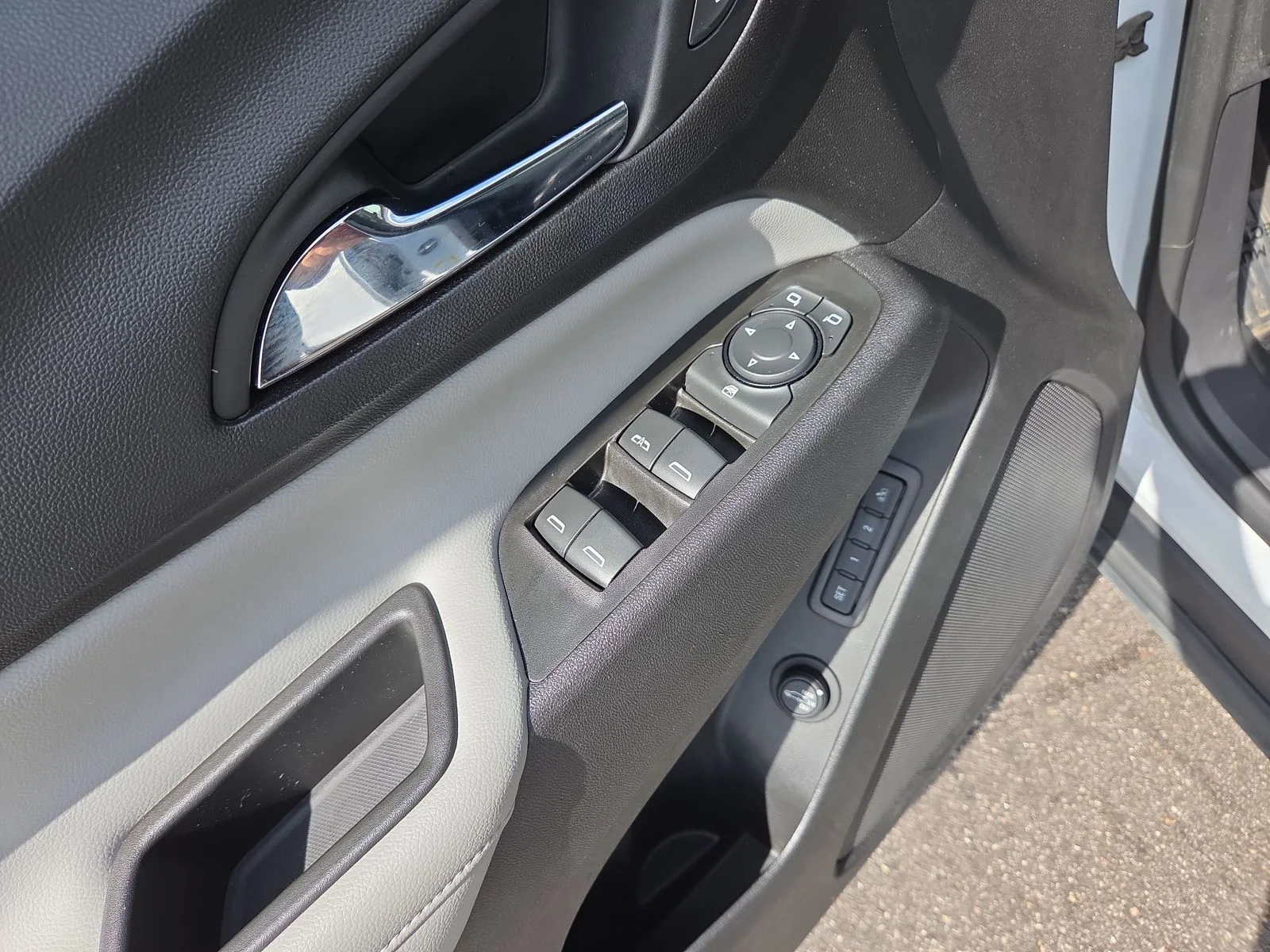 Used 2020 Summit White Chevrolet Premier image 12