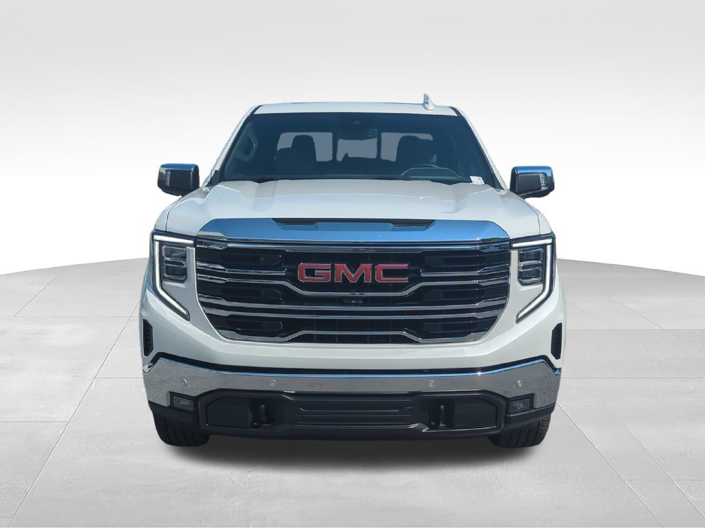 Used 2025 White GMC SLT image 9