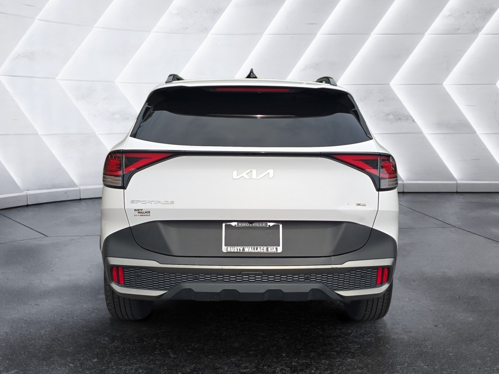 Used 2023 White Kia X-Line image 4