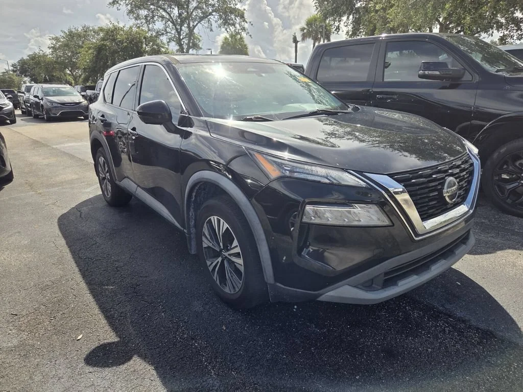 Used 2021 Super Black Nissan SV image 2
