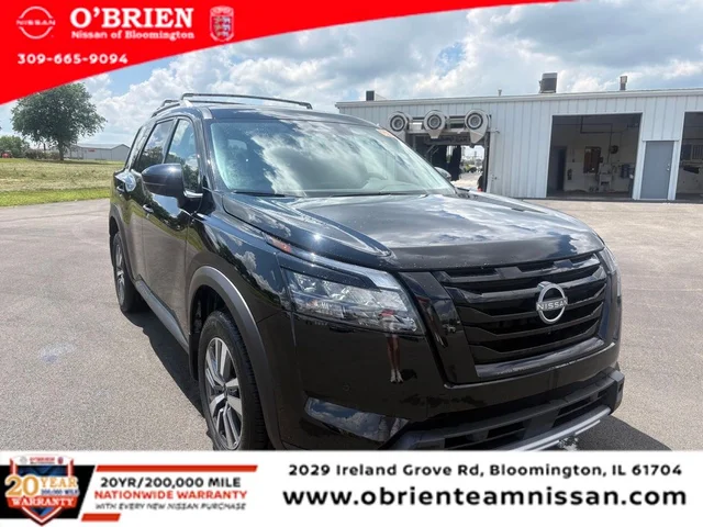 2025 Nissan Pathfinder SL