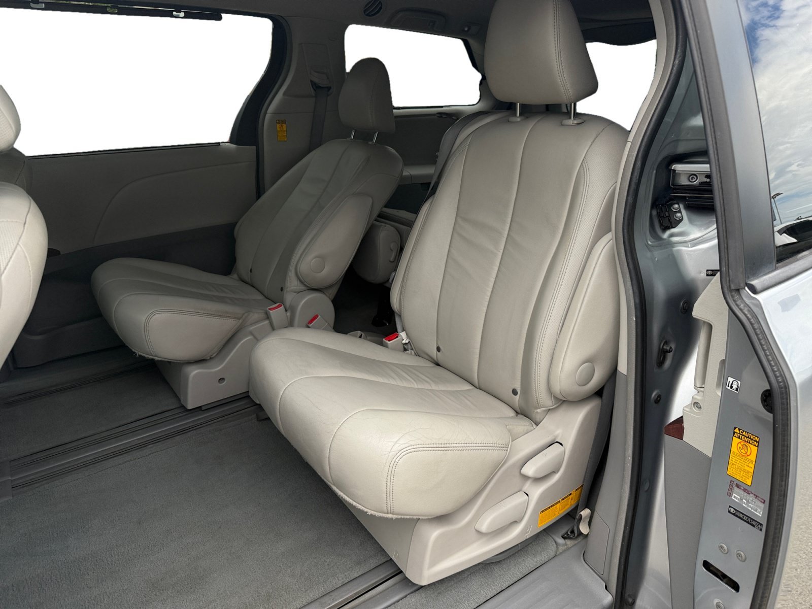 Used 2014 Silver Sky Metallic Toyota XLE image 16