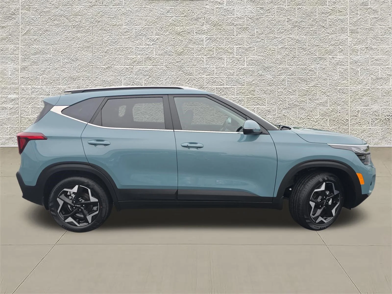 Used 2026 Pluton Blue Kia EX image 8