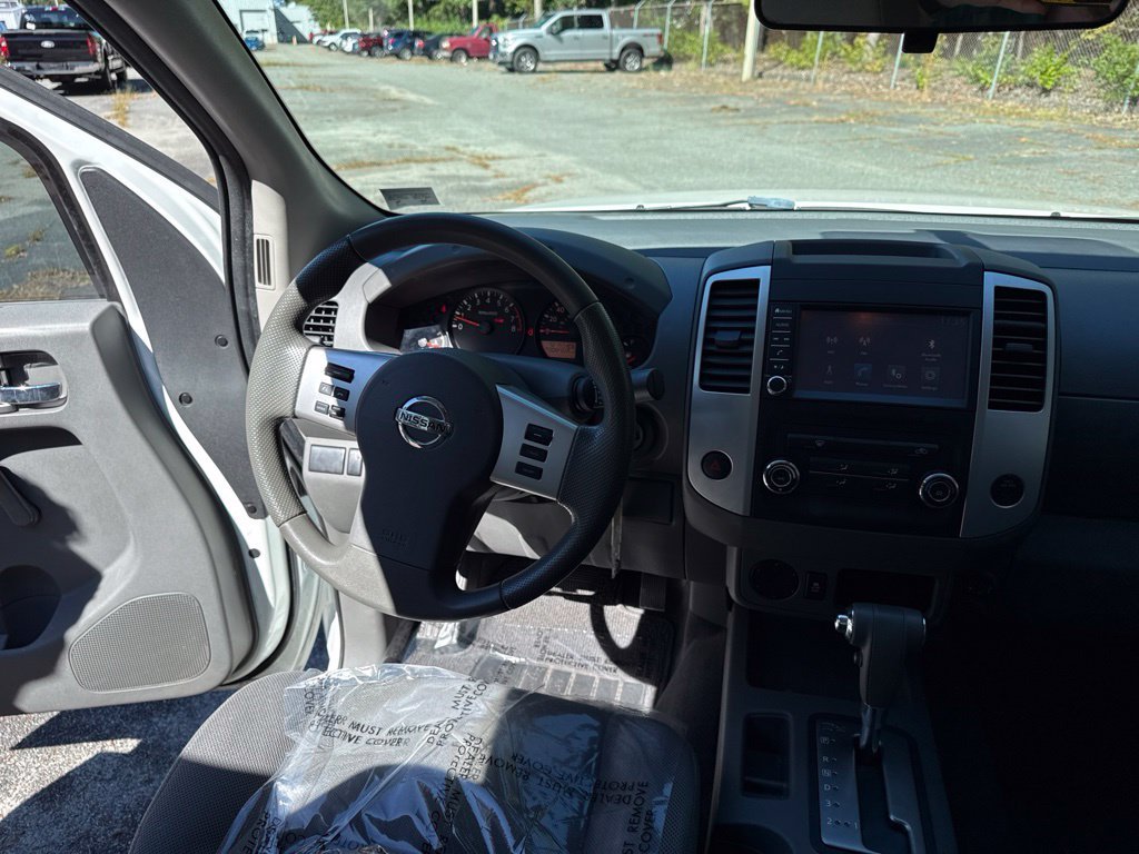 Used 2019 White Nissan S image 8