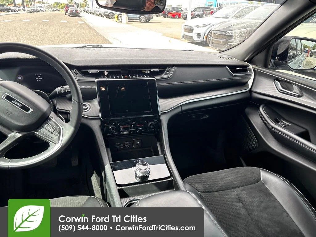 Used 2024 Silver Zynith Jeep Altitude image 9