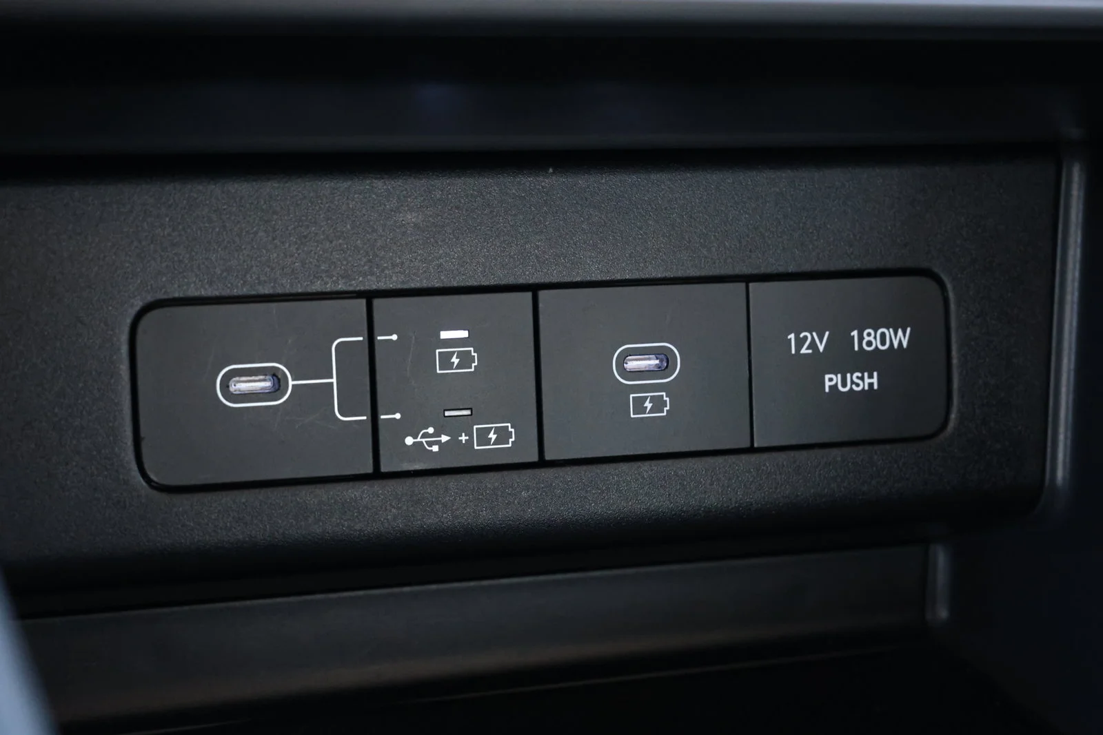 Used 2025 White Hyundai SEL image 23