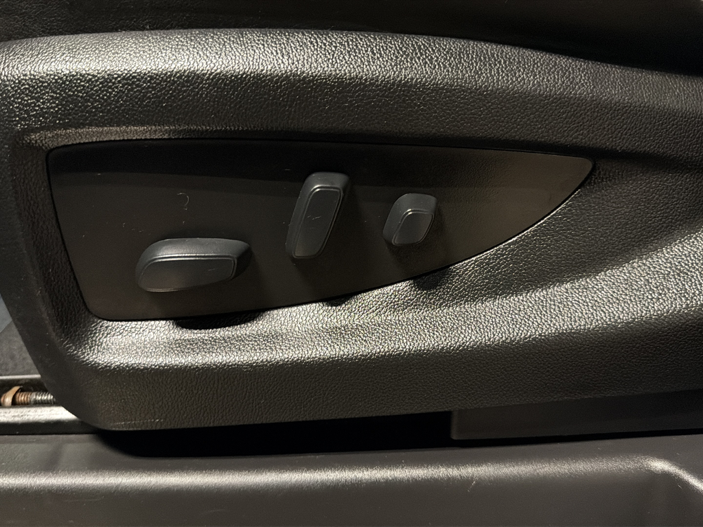 Used 2020 Black GMC Denali image 18