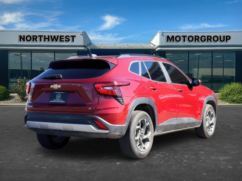 2025 Chevrolet Trax LT - Photo 7