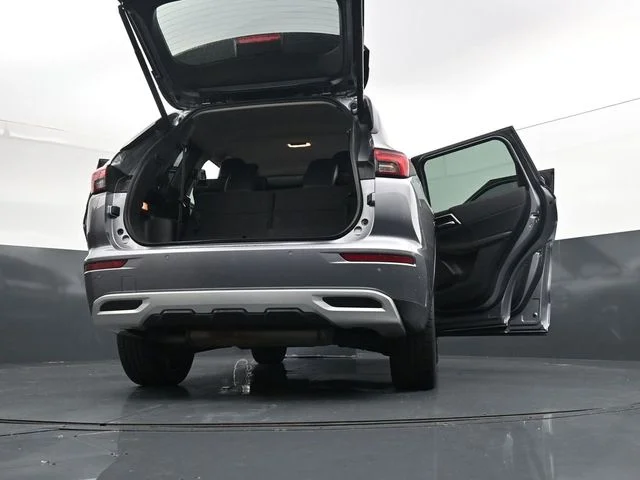 Used 2022  Mitsubishi SE image 45
