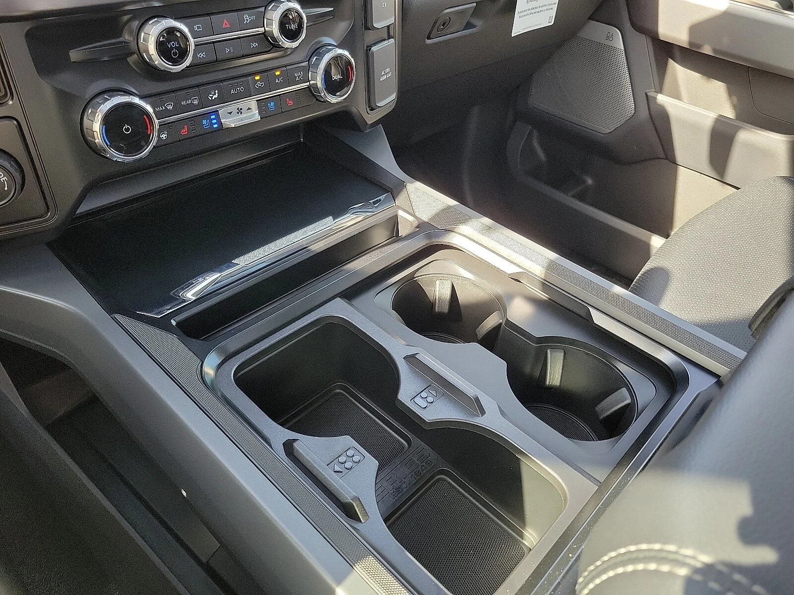 New 2026 Oxford White Ford F-350&reg; Lariat&reg; image 19
