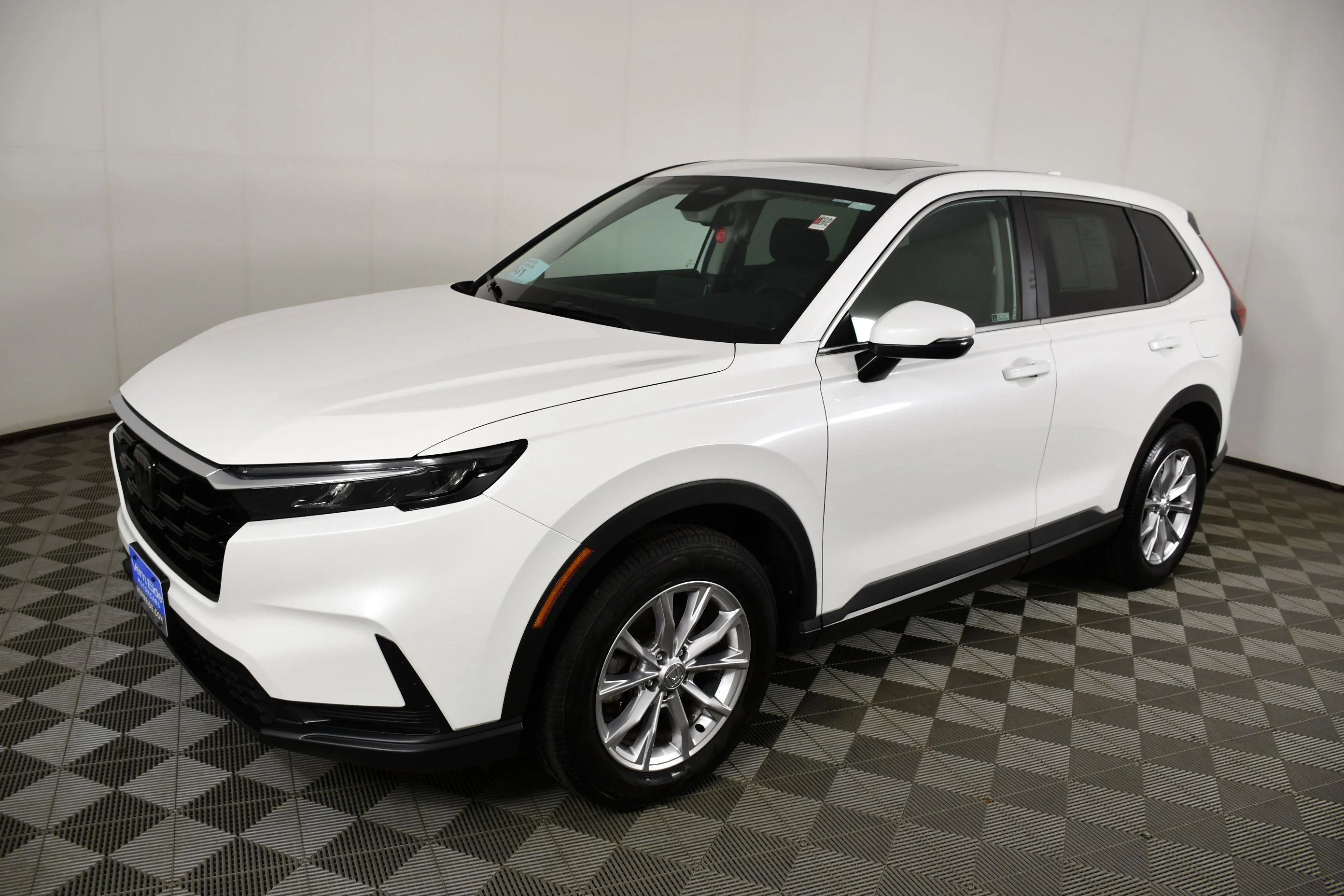 Certified Used 2024 Platinum White Pearl Honda EX image 10
