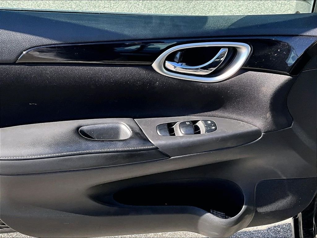 Used 2019 Super Black Nissan SV image 9