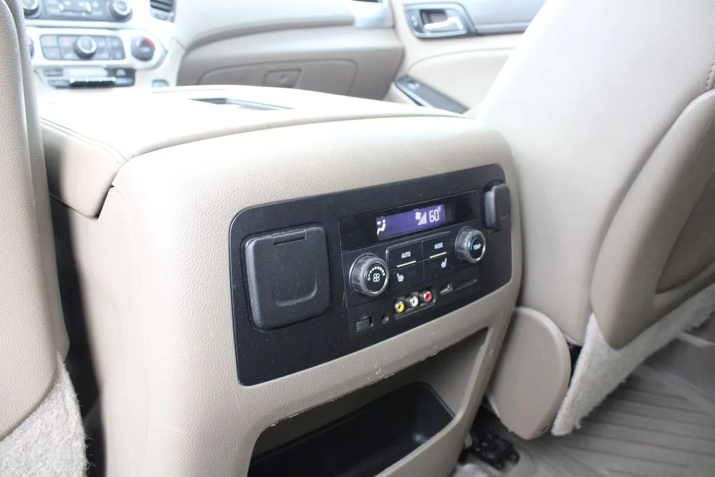 Used 2016 White GMC SLT image 26