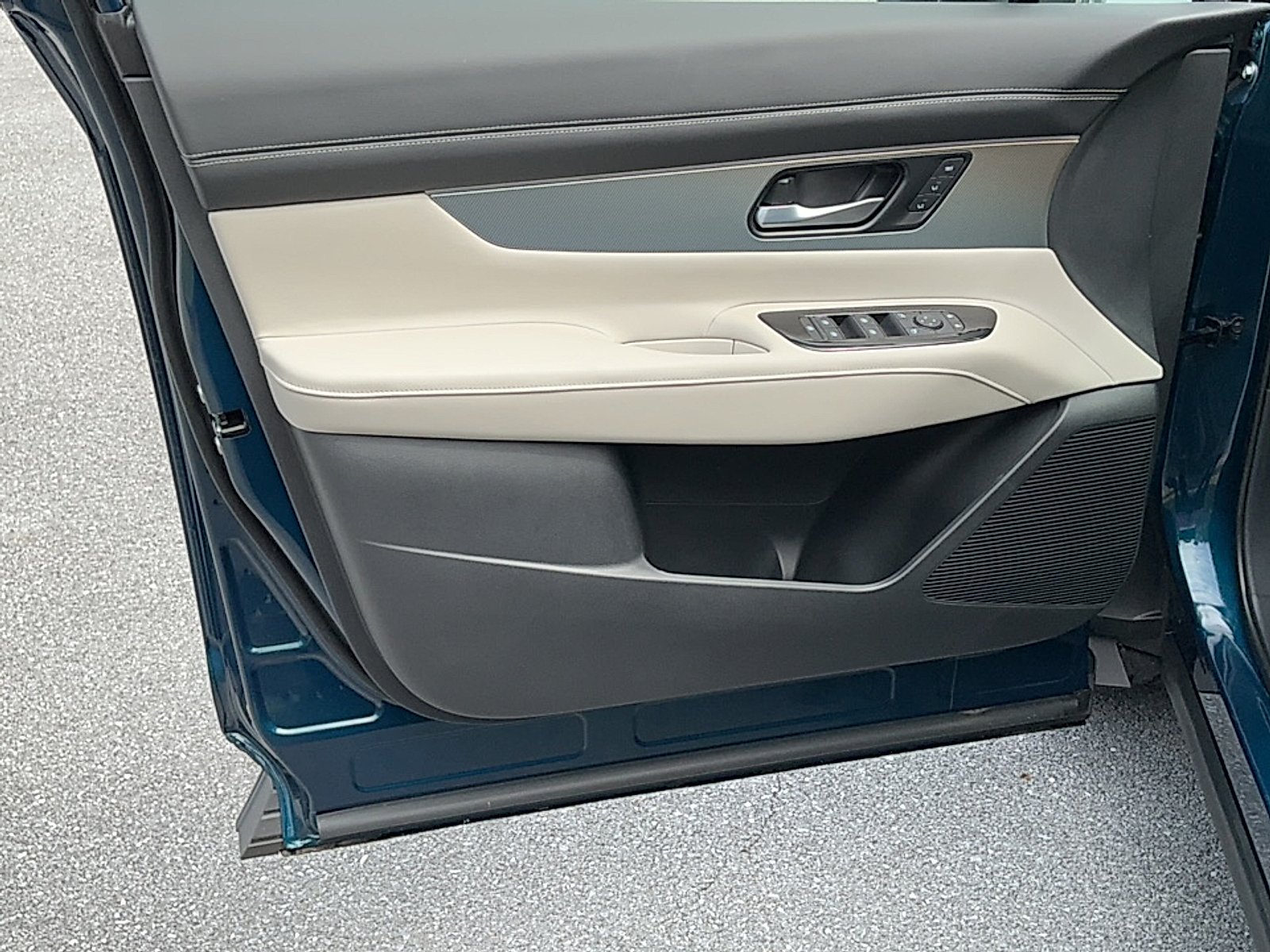 New 2026 Aurora Blue Pearl Metallic Nissan SL image 6