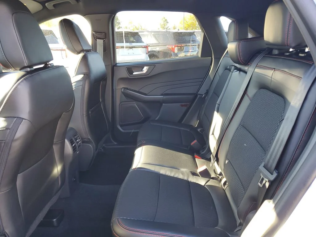 2026 Ford Escape ST-Line - Photo 23