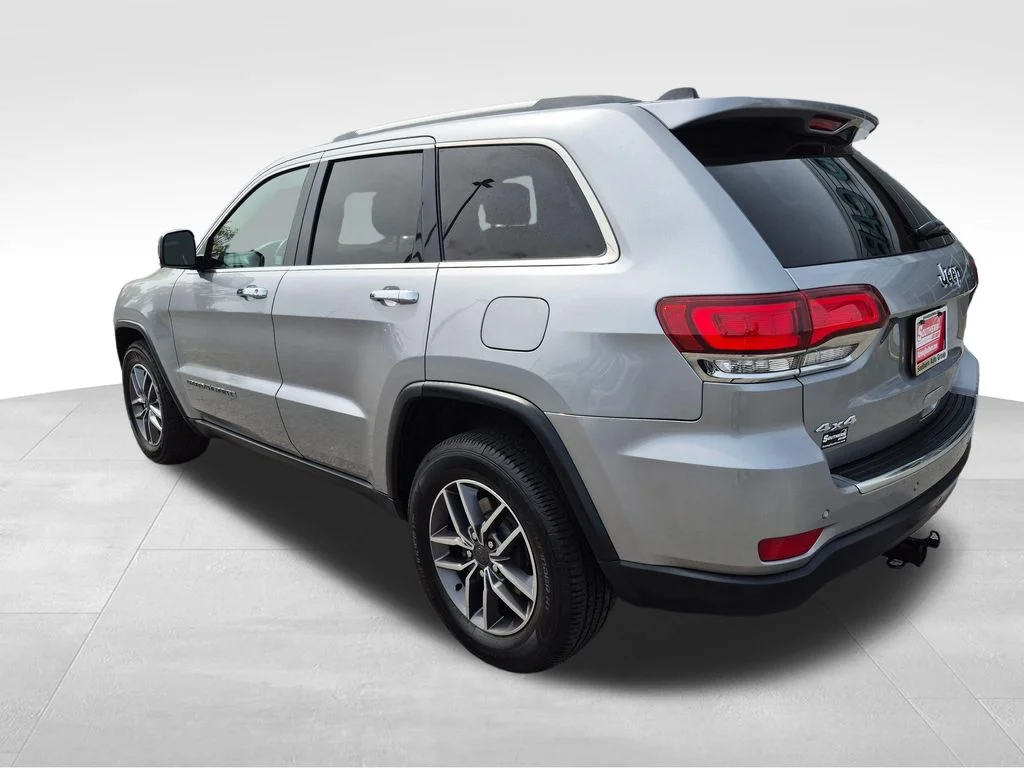 Used 2020 Silver Jeep Limited image 4