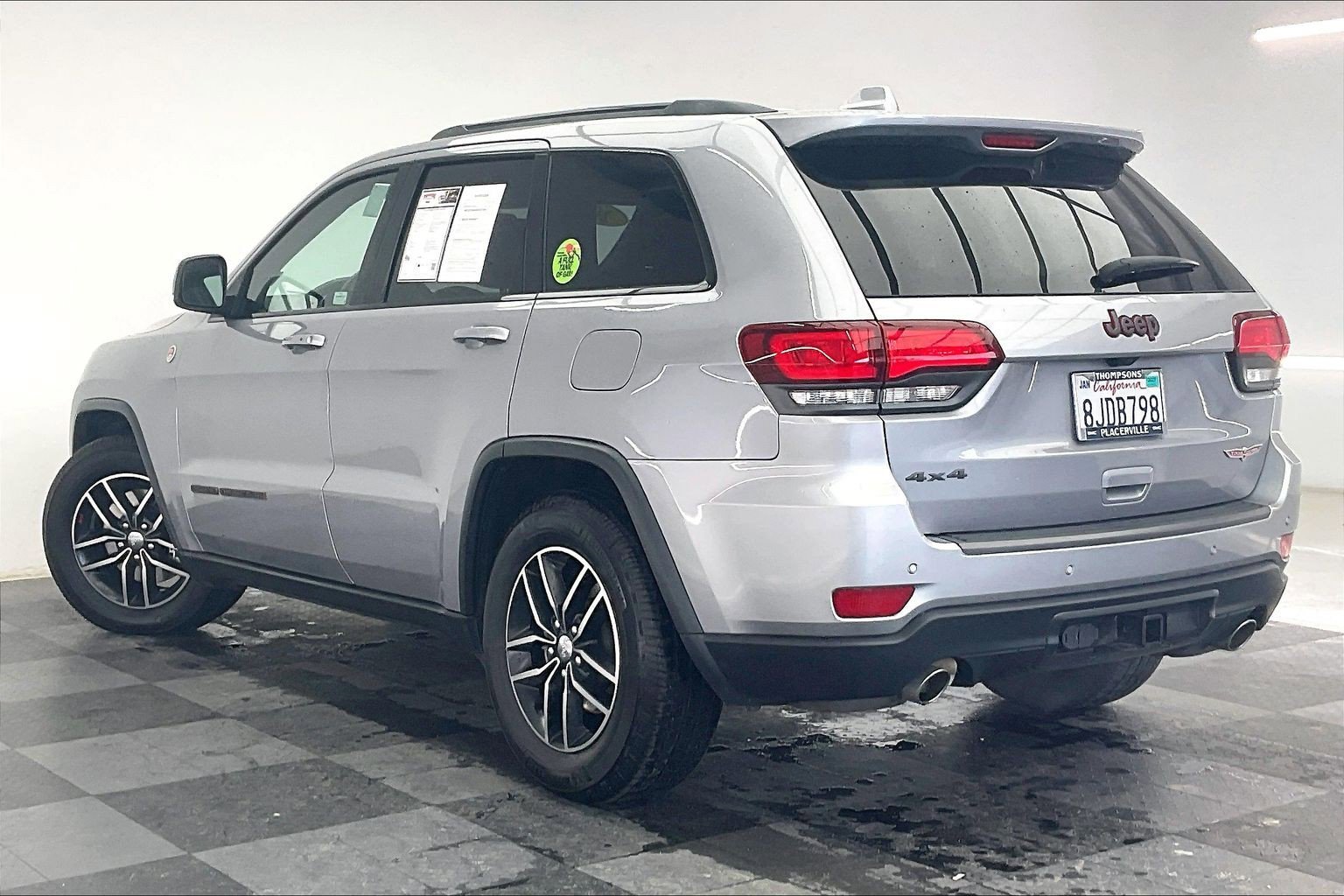 Used 2018 Silver Jeep Trailhawk 4x4 image 10