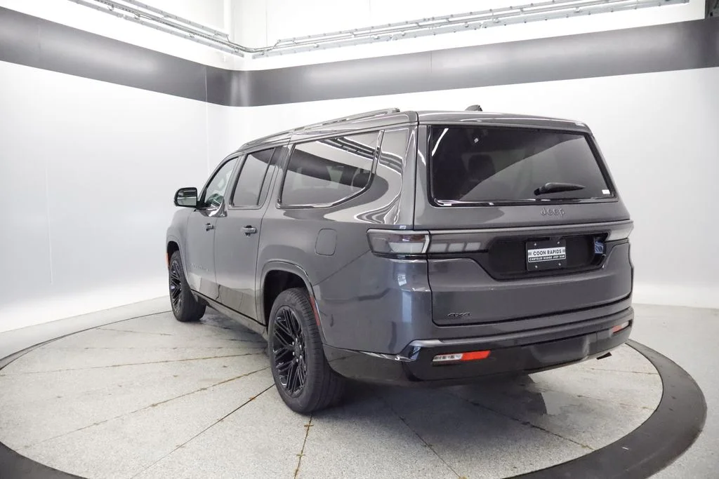 New 2026 Baltic-Gray Metallic Clear-Coat Exterior Paint Jeep Limited Reserve image 40