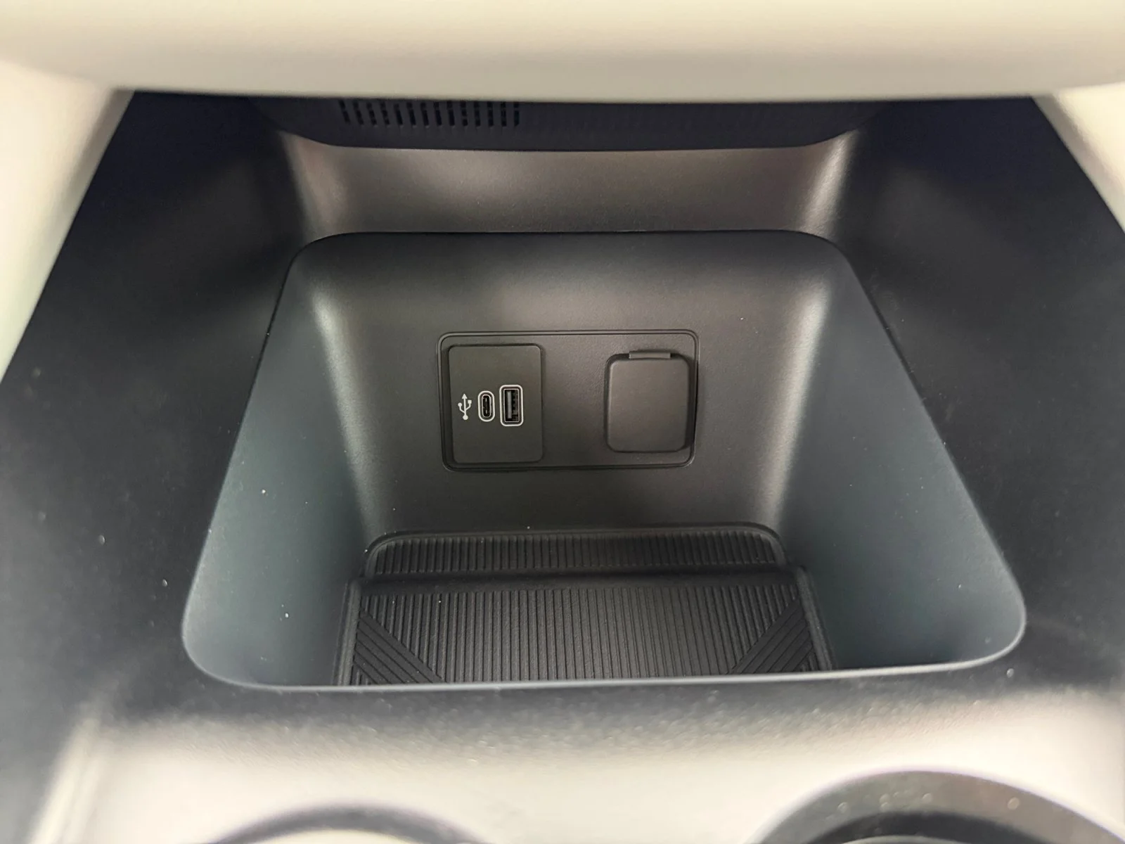 New 2026 Carbonized Gray Metallic Ford Active image 22