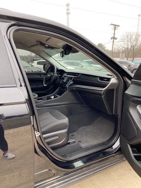 2023 Jeep Grand Cherokee Laredo - Photo 15