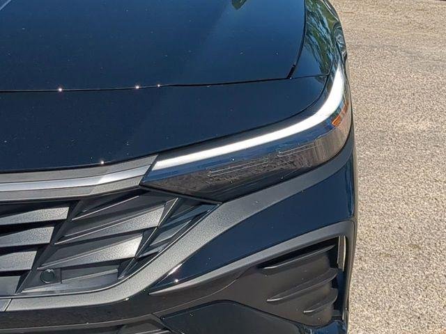 New 2025 Black Hyundai SEL Sport image 10