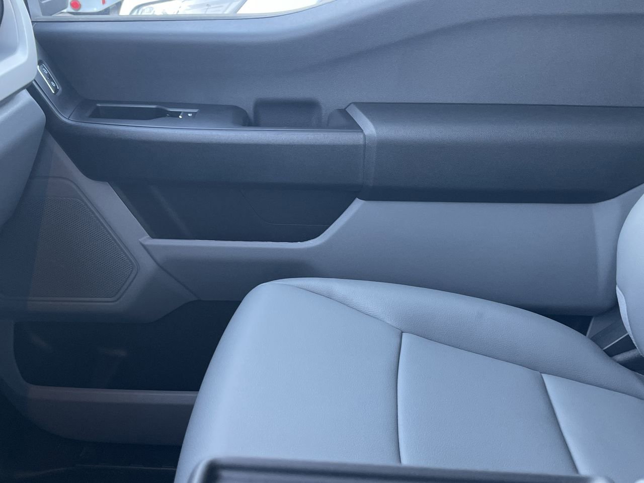 New 2026 Oxford White Ford XL image 21