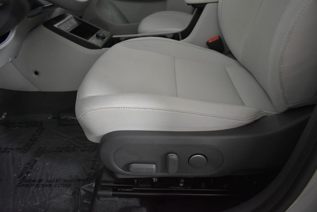 2025 Hyundai Kona SEL Convenience - Photo 30