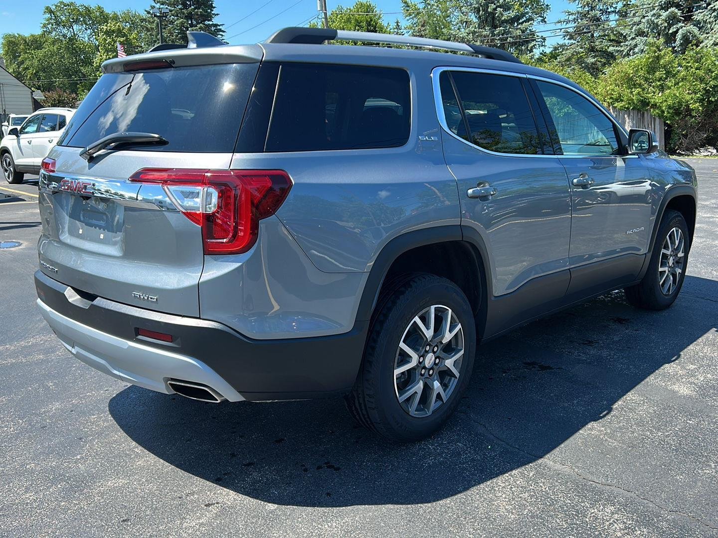 Used 2023 Sterling Metallic GMC SLE image 7