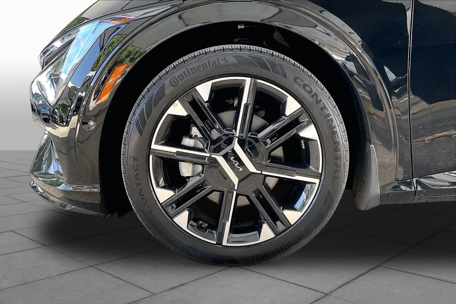Used 2025 Ebony Black Kia GT-Line image 10