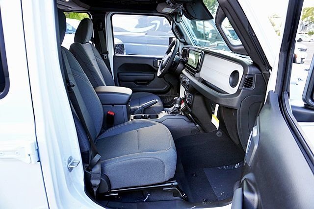 New 2026 Bright White Clear-Coat Exterior Paint Jeep Sport S image 16