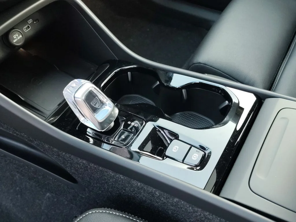 2026 Volvo XC40 Plus - Photo 21