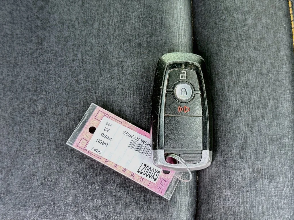 Used 2022 Gray Ford Badlands image 31