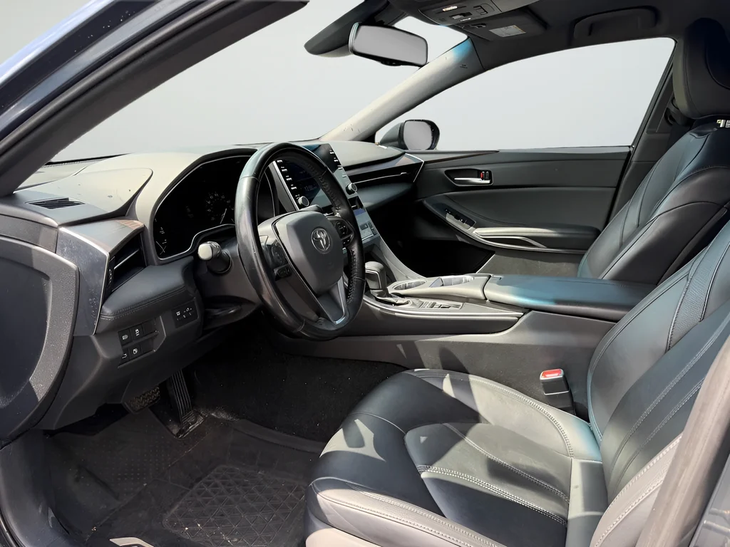 Used 2019 Gray Toyota XLE image 17